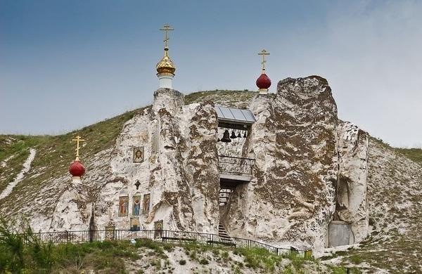Свети манастир у Костомарову - манастир Светог Спаса